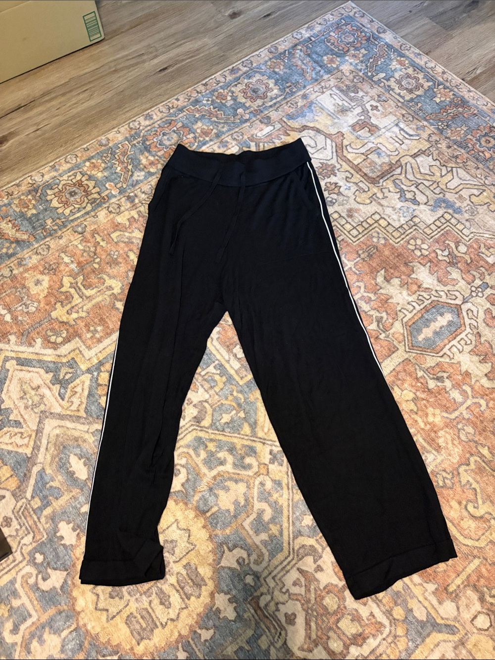 Zyia Active Women’s Active USA Black Joggers with White Side Stripe -Sz L